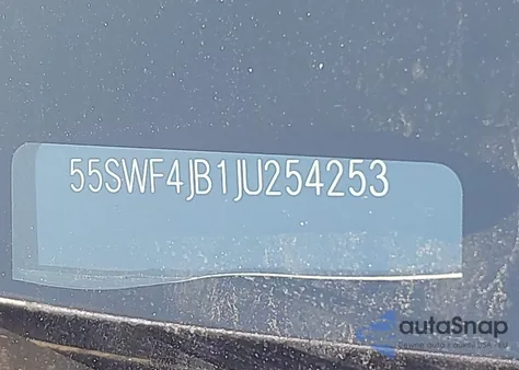 2018 Mercedes-Benz C 300 z USA, uszkodzony, nr VIN 55SWF4JB1JU254253